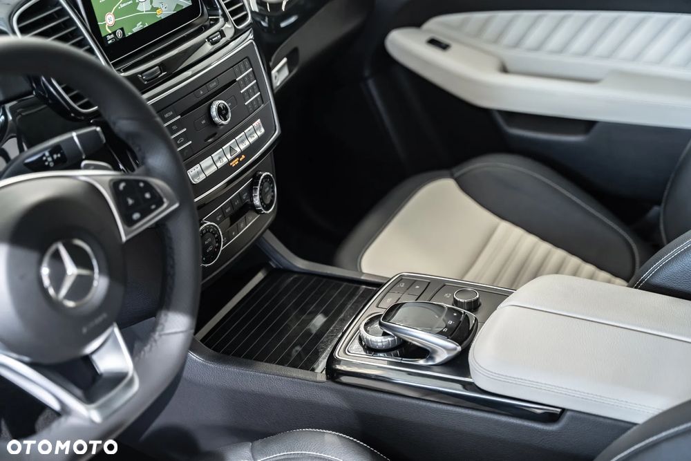 Mercedes-Benz GLE 350 d 4-Matic - 29