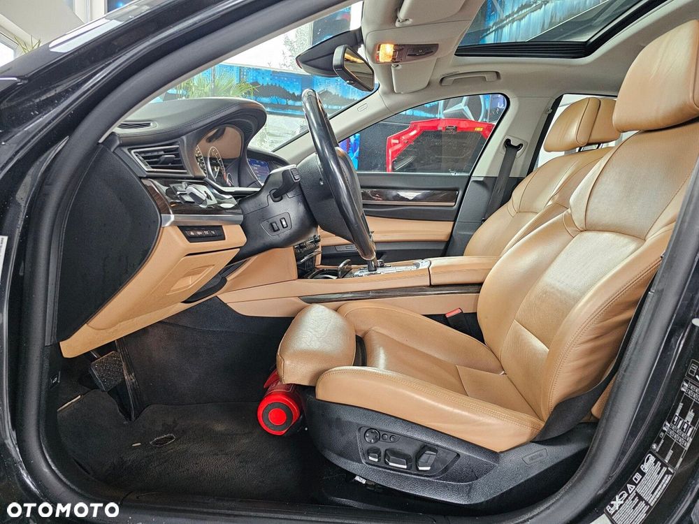 BMW Seria 7 - 12