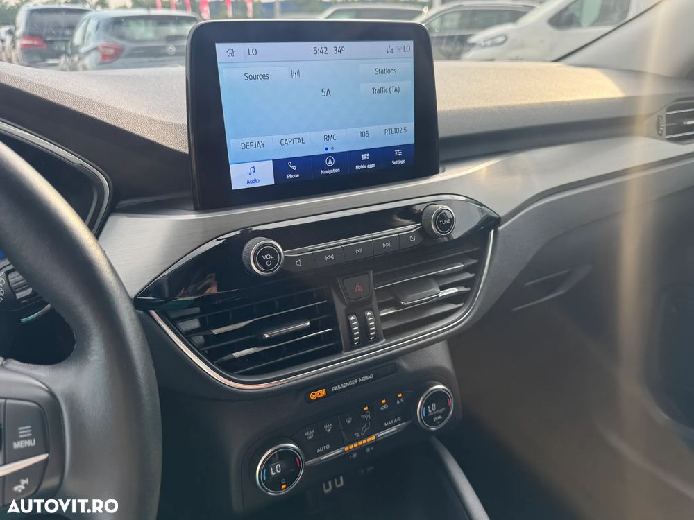 Ford Kuga 1.5 TDCi 2x4 Aut. Titanium - 11