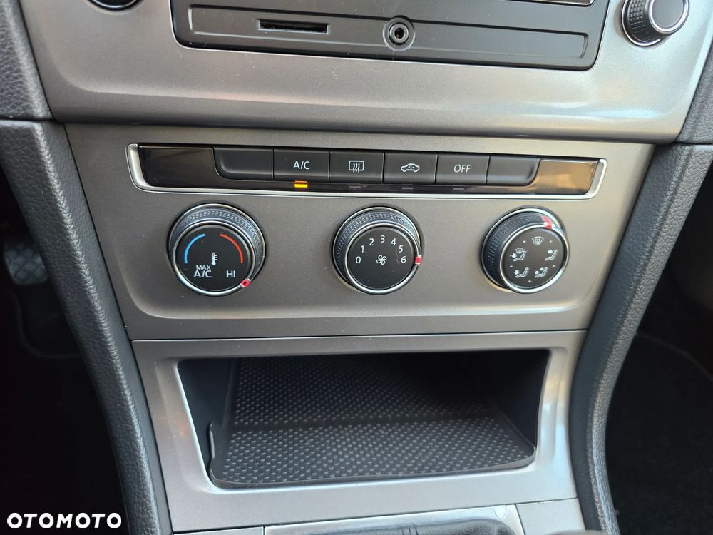 Volkswagen Golf - 26