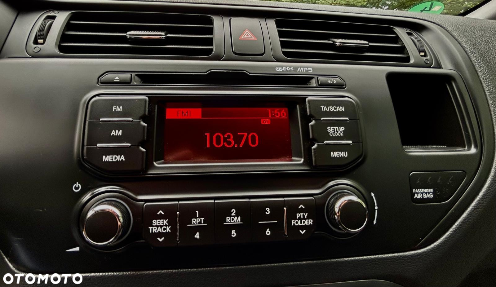Kia Rio - 7
