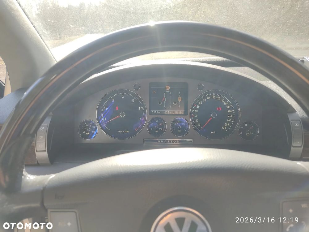Volkswagen Phaeton 4.2 V8 4MOTION Automatik (5 Sitzer) - 11