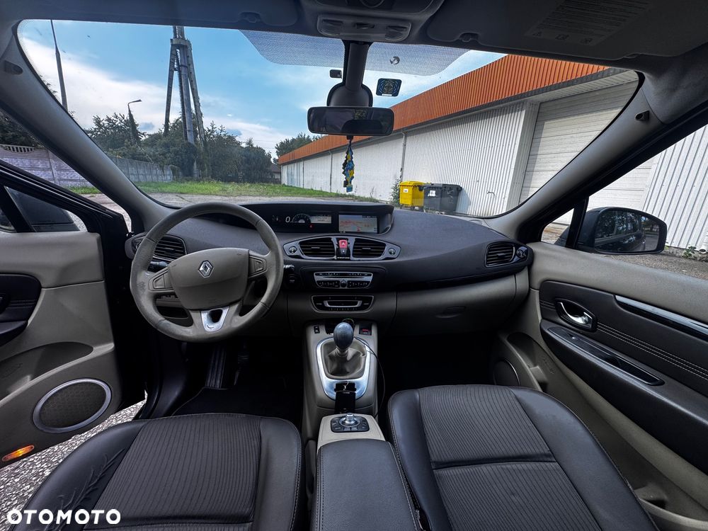 Renault Scenic 1.9 dCi Tech Run - 9