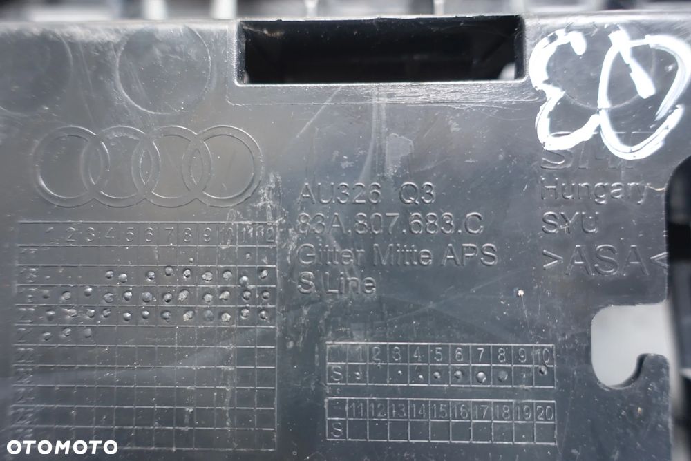 KRATKA ŚRODKOWA ZDERZAKA AUDI Q3 II 18r. SLINE 83A - 7