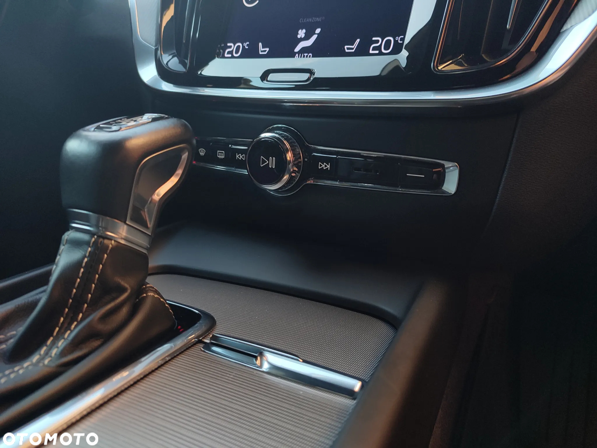 Volvo S60 T6 AWD R-Design - 15