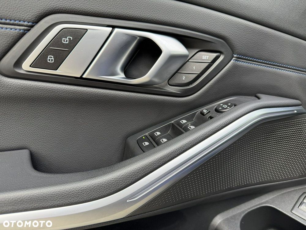 BMW Seria 3 320d xDrive M Sport sport - 13