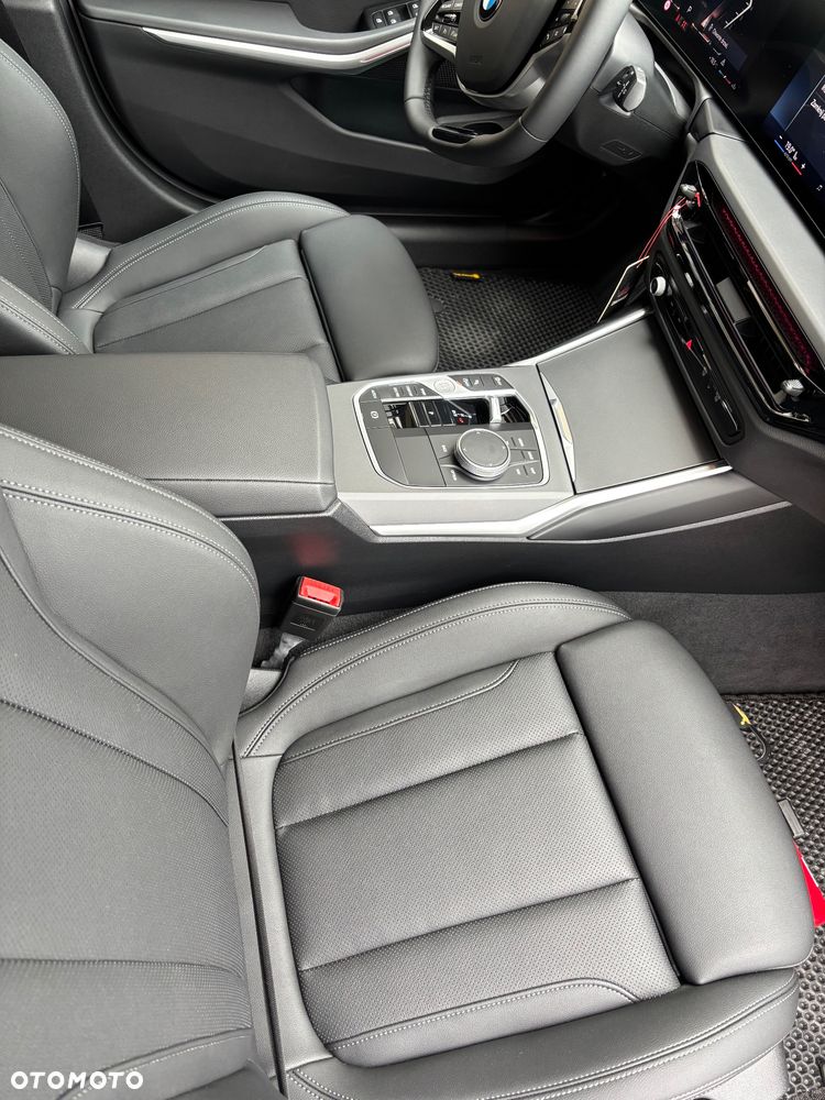 BMW Seria 3 318i - 12