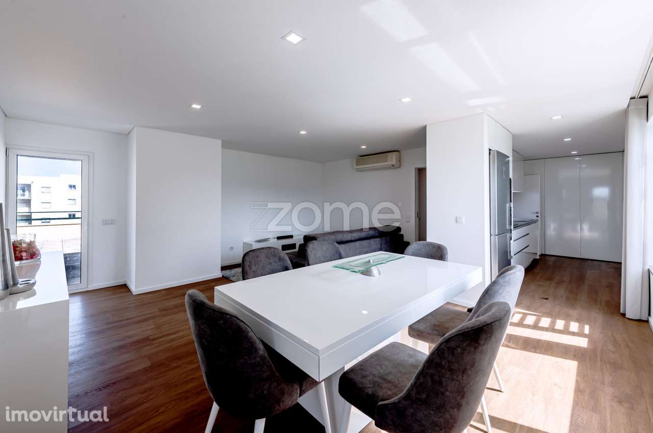 Apartamento T2 com Terraço Privativo de 100m² e Vista Mar - Grande imagem: 4/23