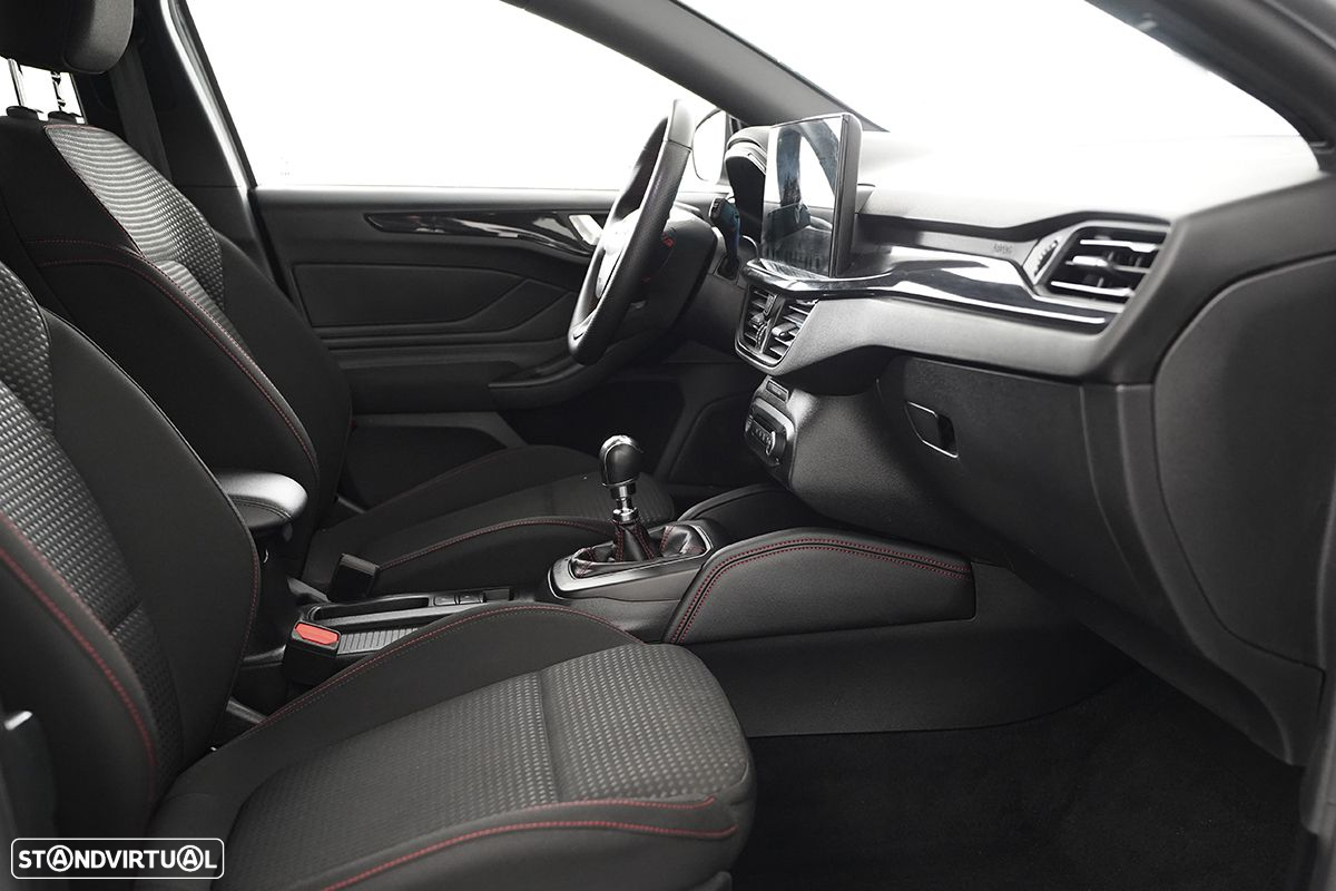 Ford Focus 1.0 EcoBoost MHEV ST-Line X - 21