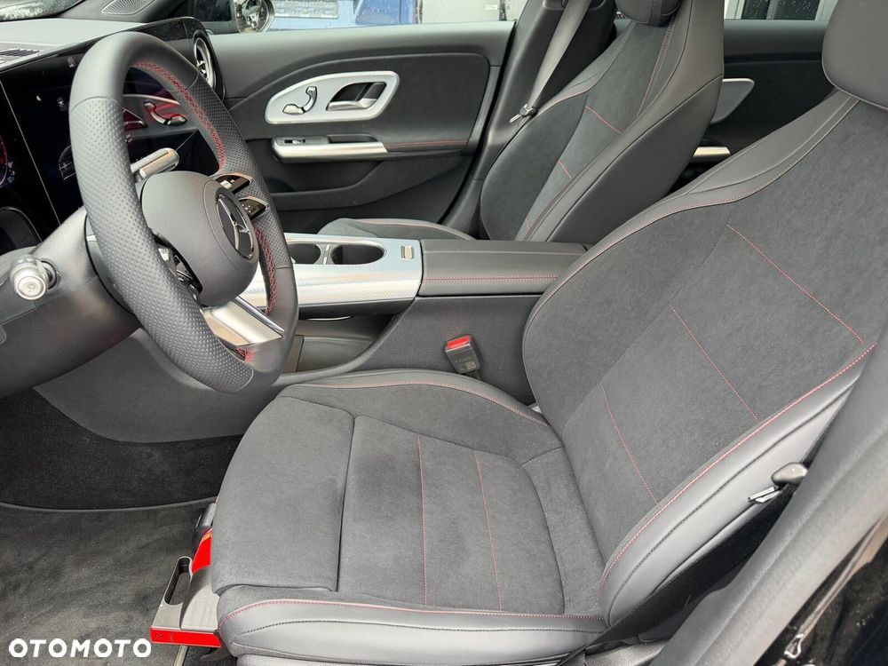 Mercedes-Benz CLA 200 mHEV 8G-DCT - 12