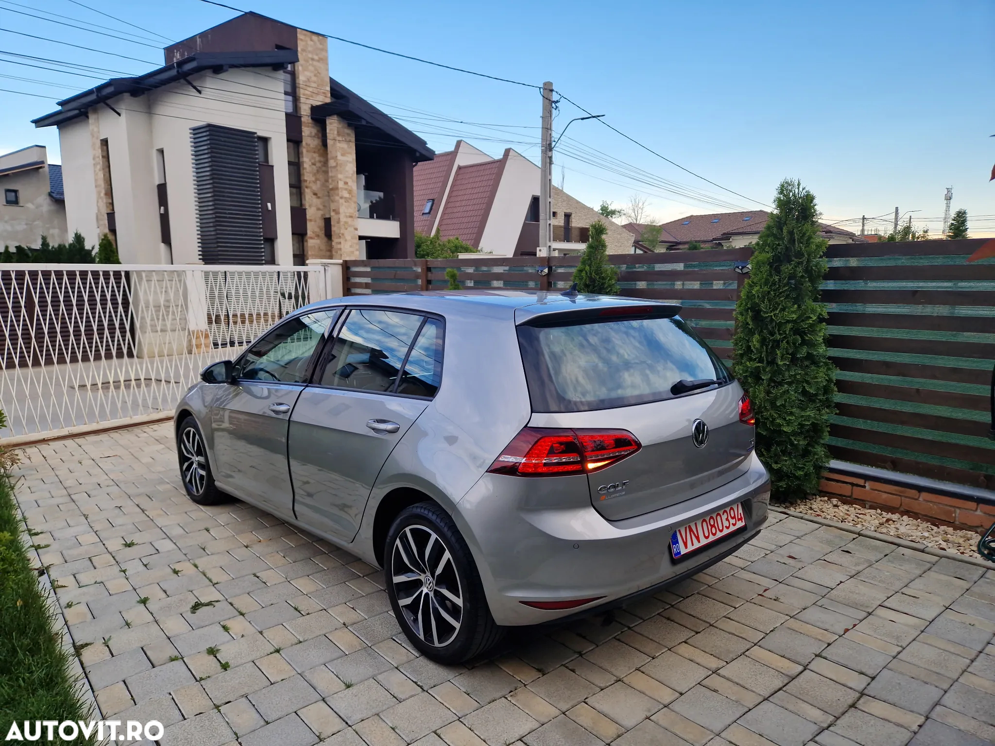 Volkswagen Golf 1.6 TDI DPF BlueMotion Technology Highline - 5