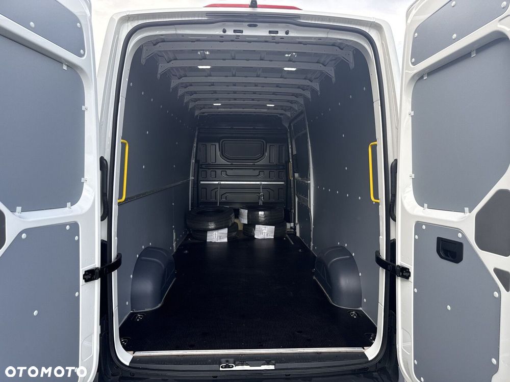 Volkswagen Crafter 35 2.0 TDI L4H3 4490 177 KM - 15