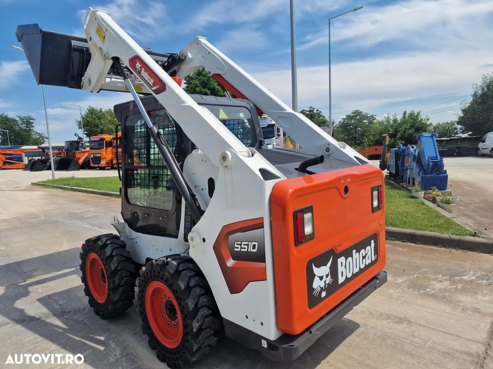 Bobcat S510, ANVELOPE PLINE, USA CABINA, AER CONDITIONAT, ridica 810kg, motor 55CP Kubota, Masa operatinalal 2,8t, L 3,4m x latime 1,75m x inaltime 1,95m, cupa 1mc, posibilitate leasing 41.900 EUR+Tva - 1