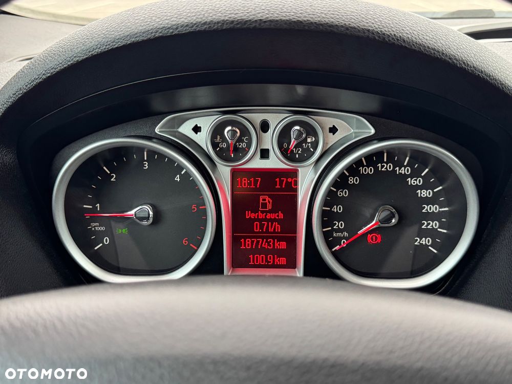 Ford Kuga 2.0 TDCi 4x4 Titanium - 32