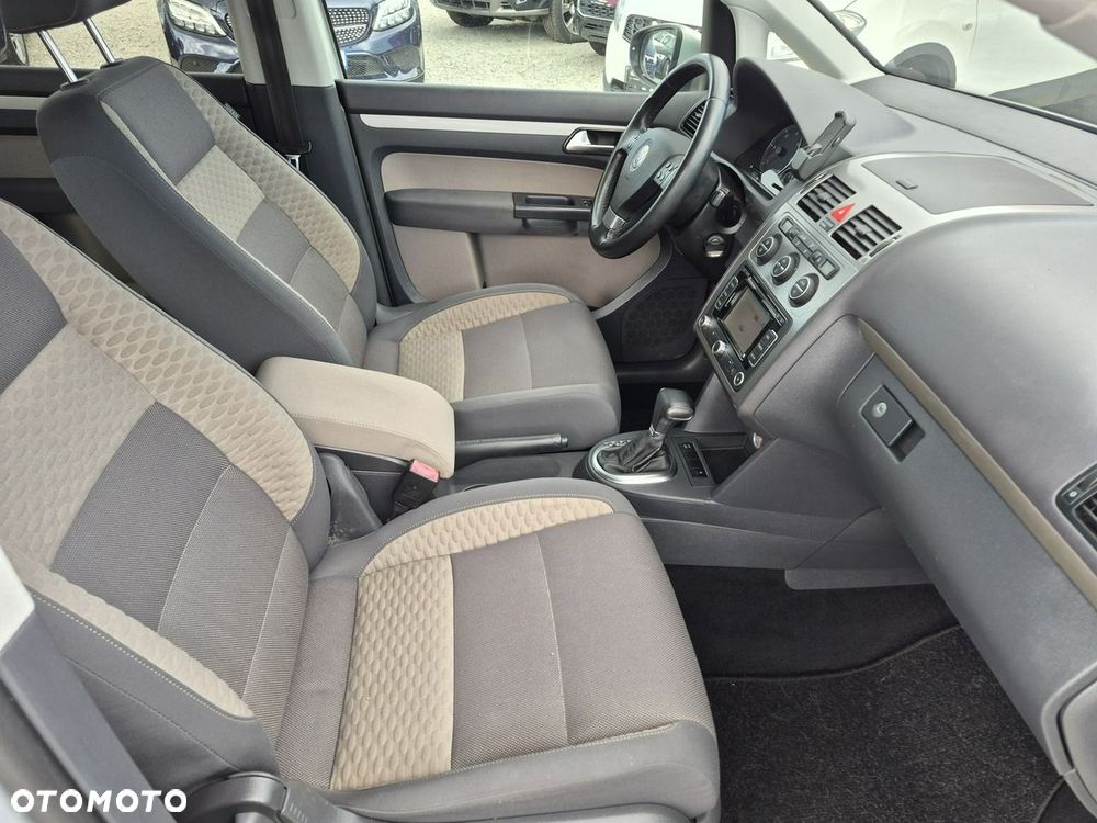 Volkswagen Touran - 20
