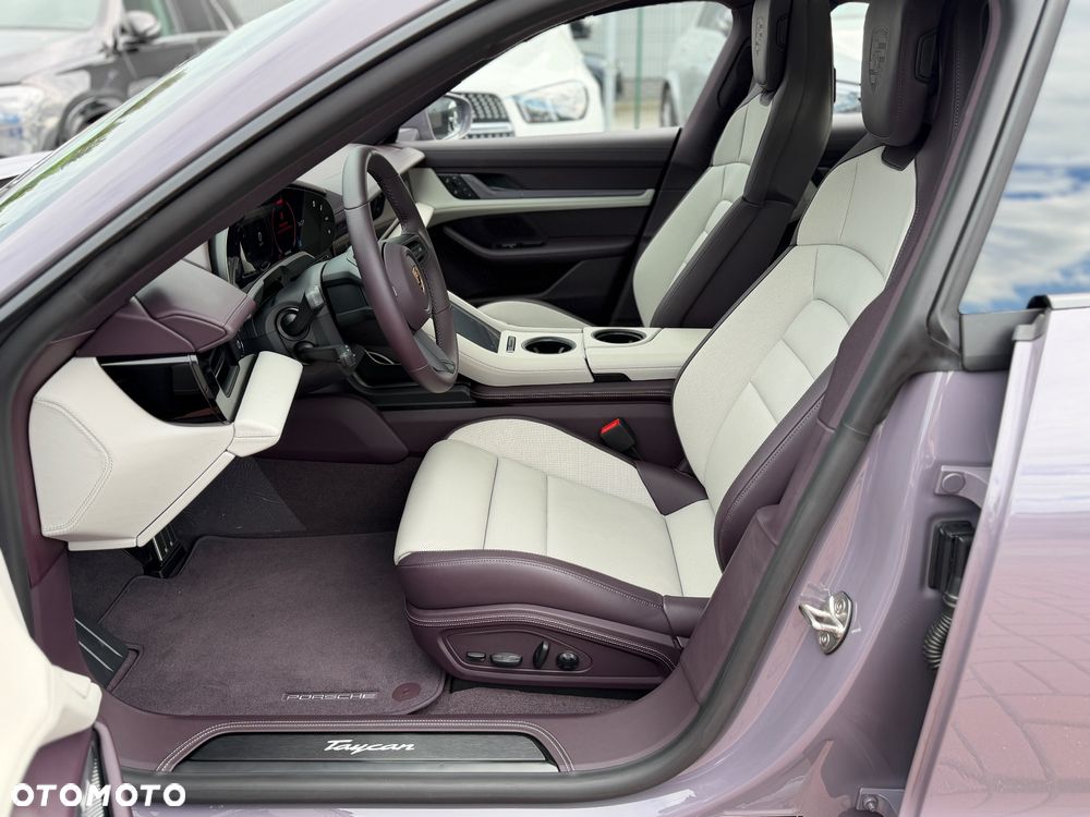 Porsche Taycan 105kWh Performance Plus - 9