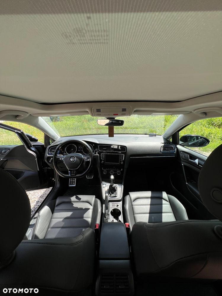 Volkswagen Golf - 23
