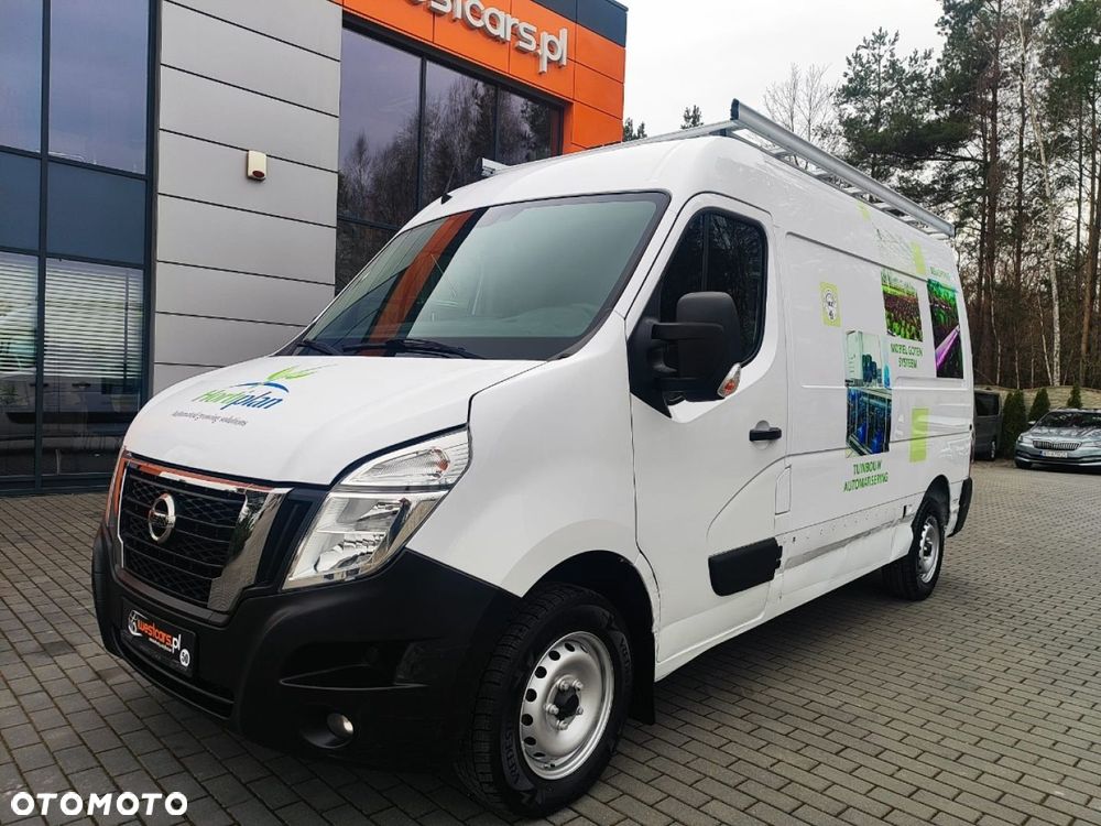 Nissan NV400 - 1