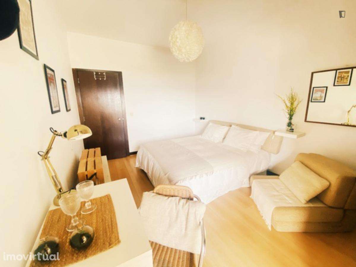 Quarto - localizado em Oeiras Lisbon - Grande imagem: 2/13