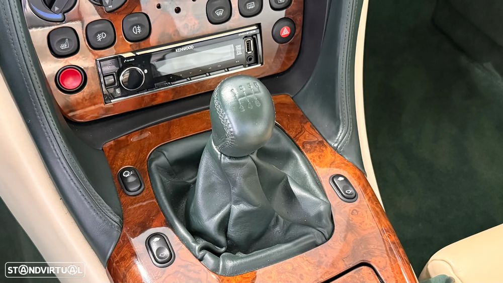 Aston Martin DB7 Vantage Coupé - 23