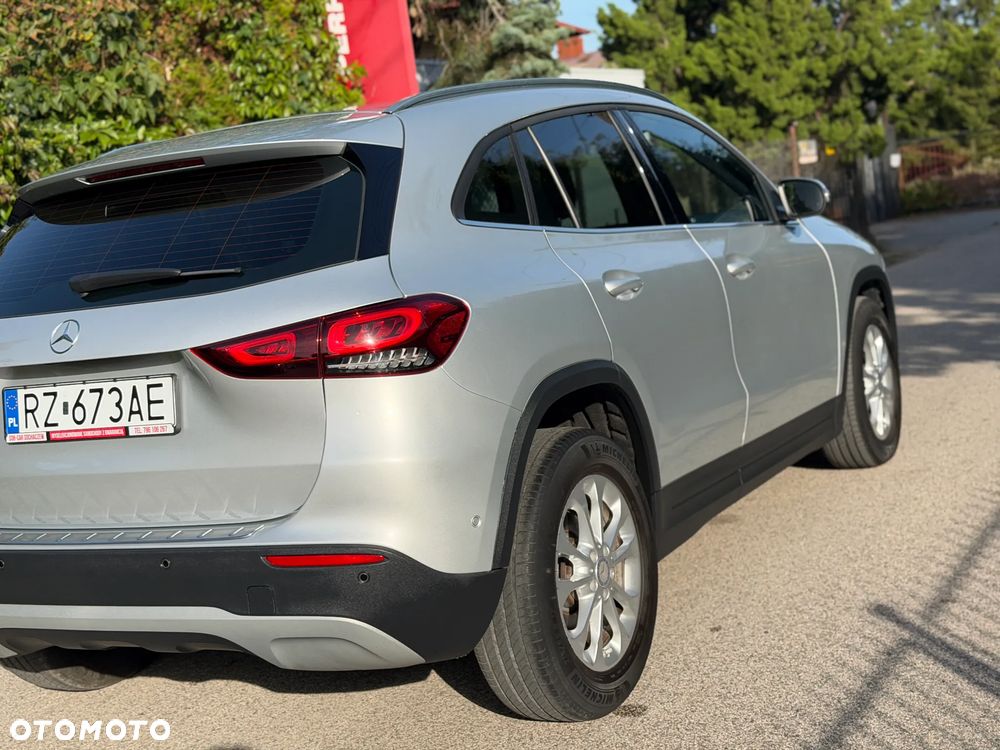 Mercedes-Benz GLA 200 Style - 38