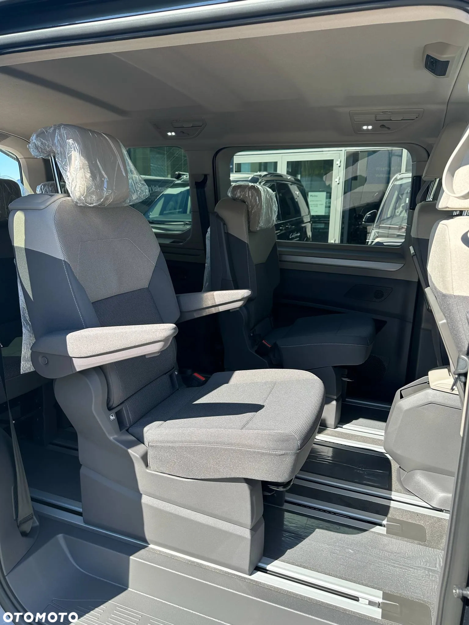 Volkswagen Multivan 2.0 TDI L2 Life DSG - 11