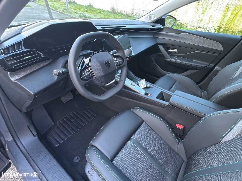 Peugeot 408 1.2 PureTech Allure EAT8 - 13