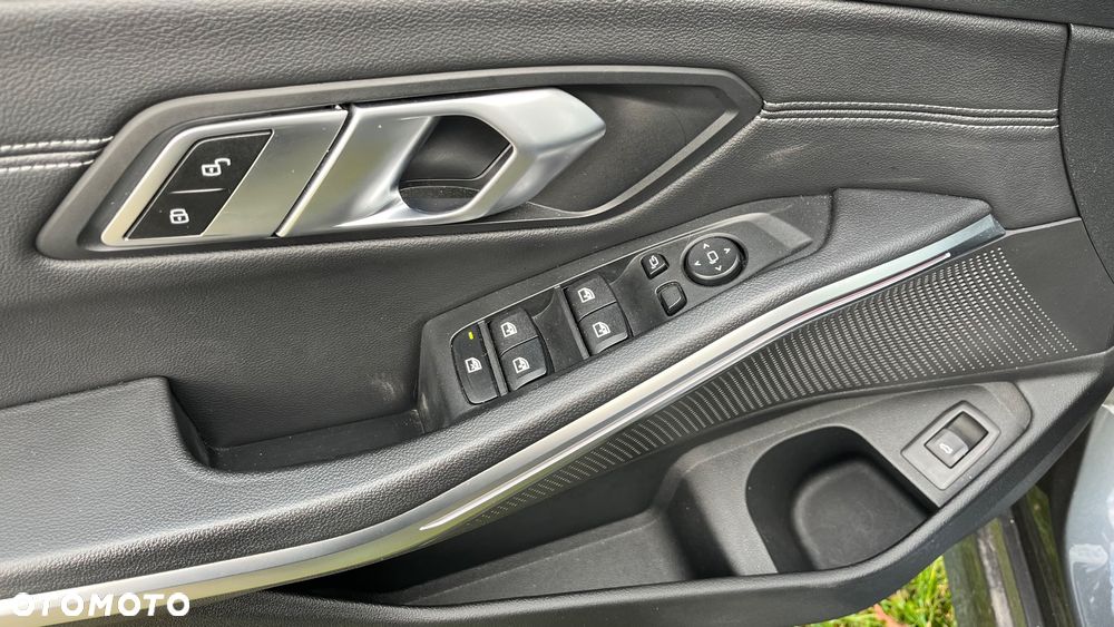 BMW Seria 3 320d Sport Line Sport - 33