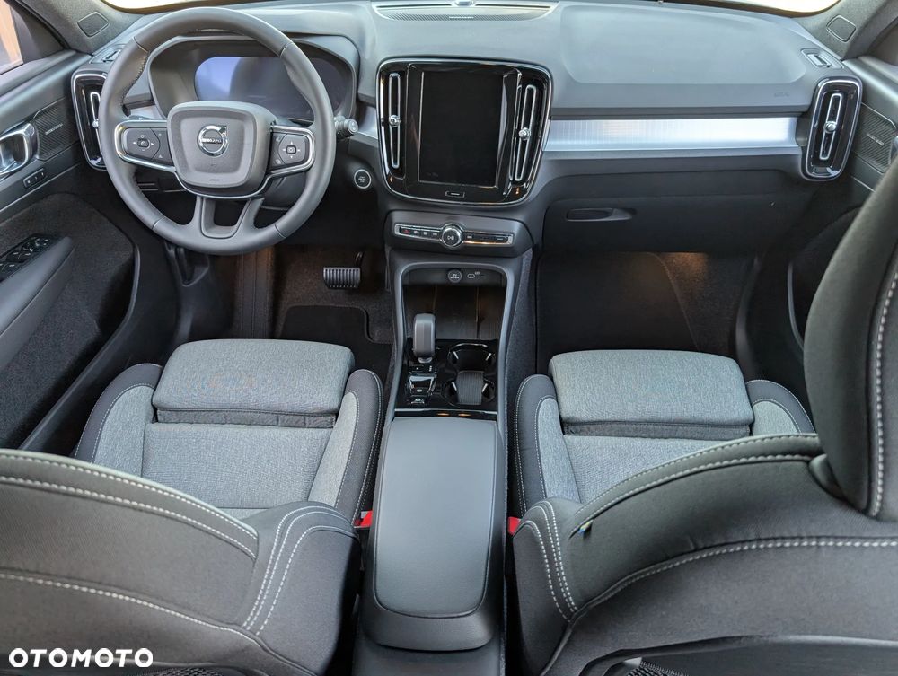 Volvo XC 40 B4 AWD Ultimate Dark - 19