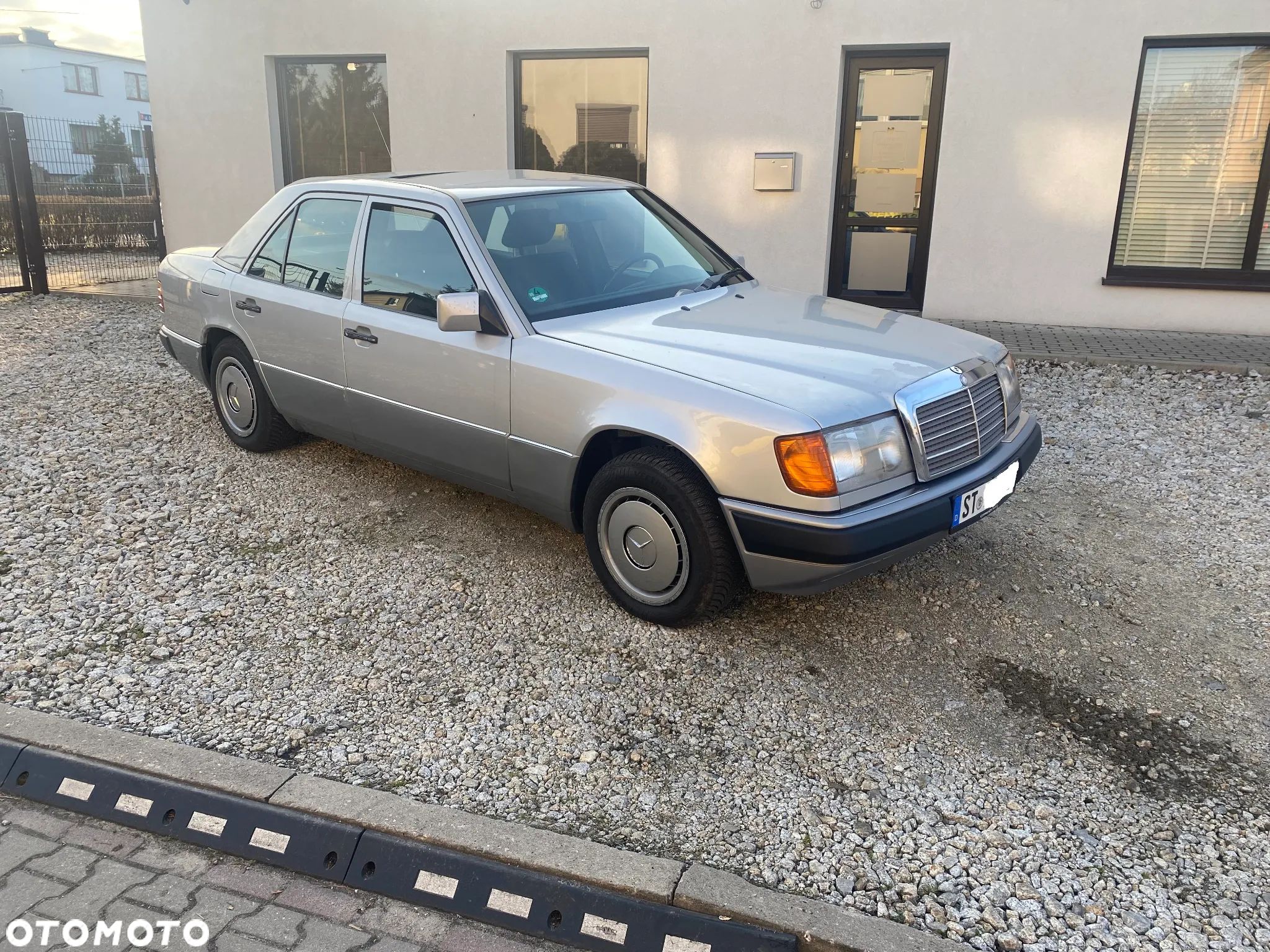 Mercedes-Benz W124 (1984-1993) - 1