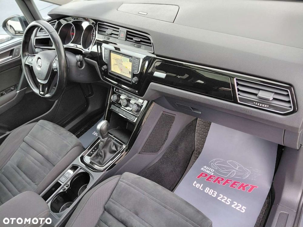 Volkswagen Touran - 17