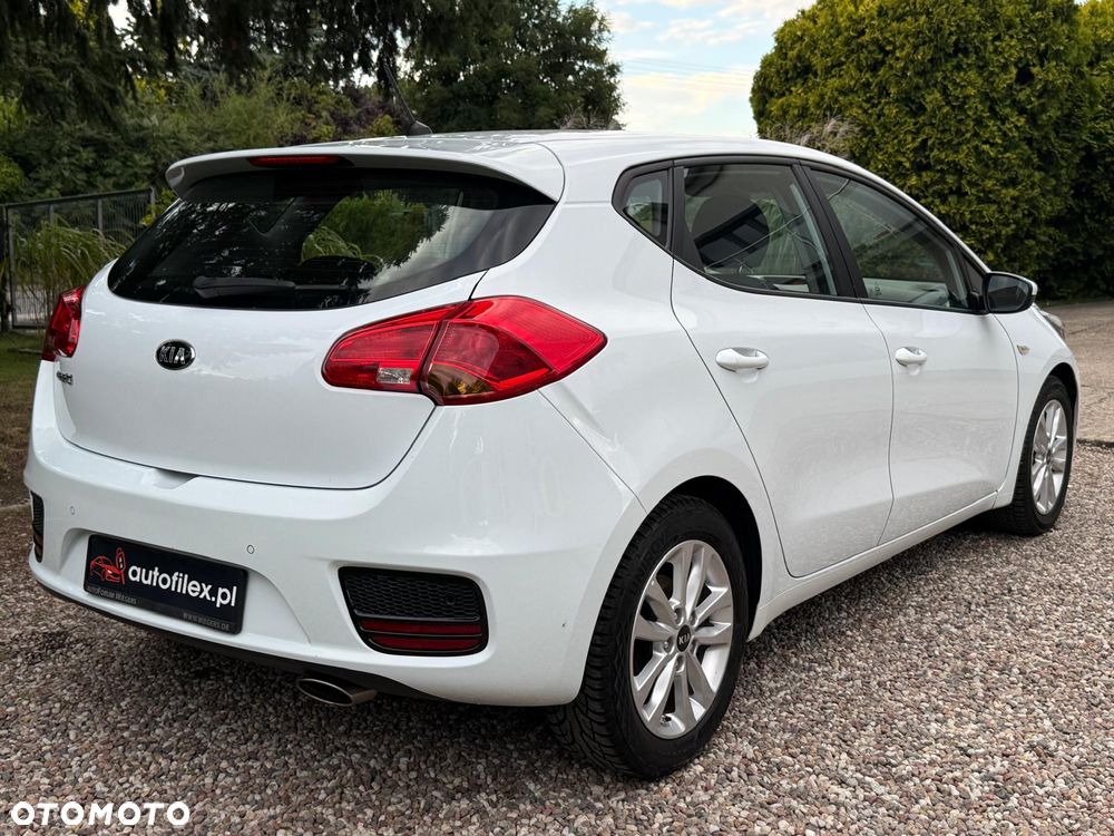 Kia Ceed - 4