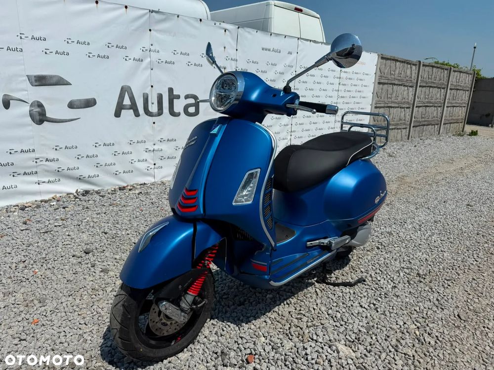 Piaggio Vespa - 2