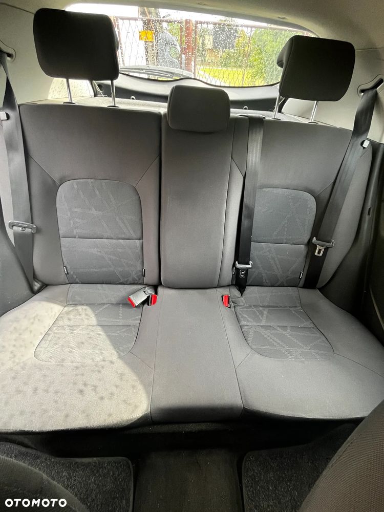 Kia Rio 1.2 Attract - 11