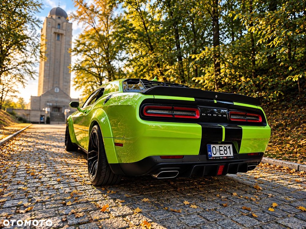 Dodge Challenger - 6