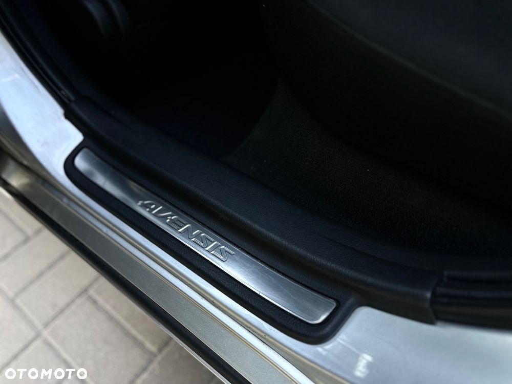 Toyota Avensis 2.0 VVT-i Team - 18