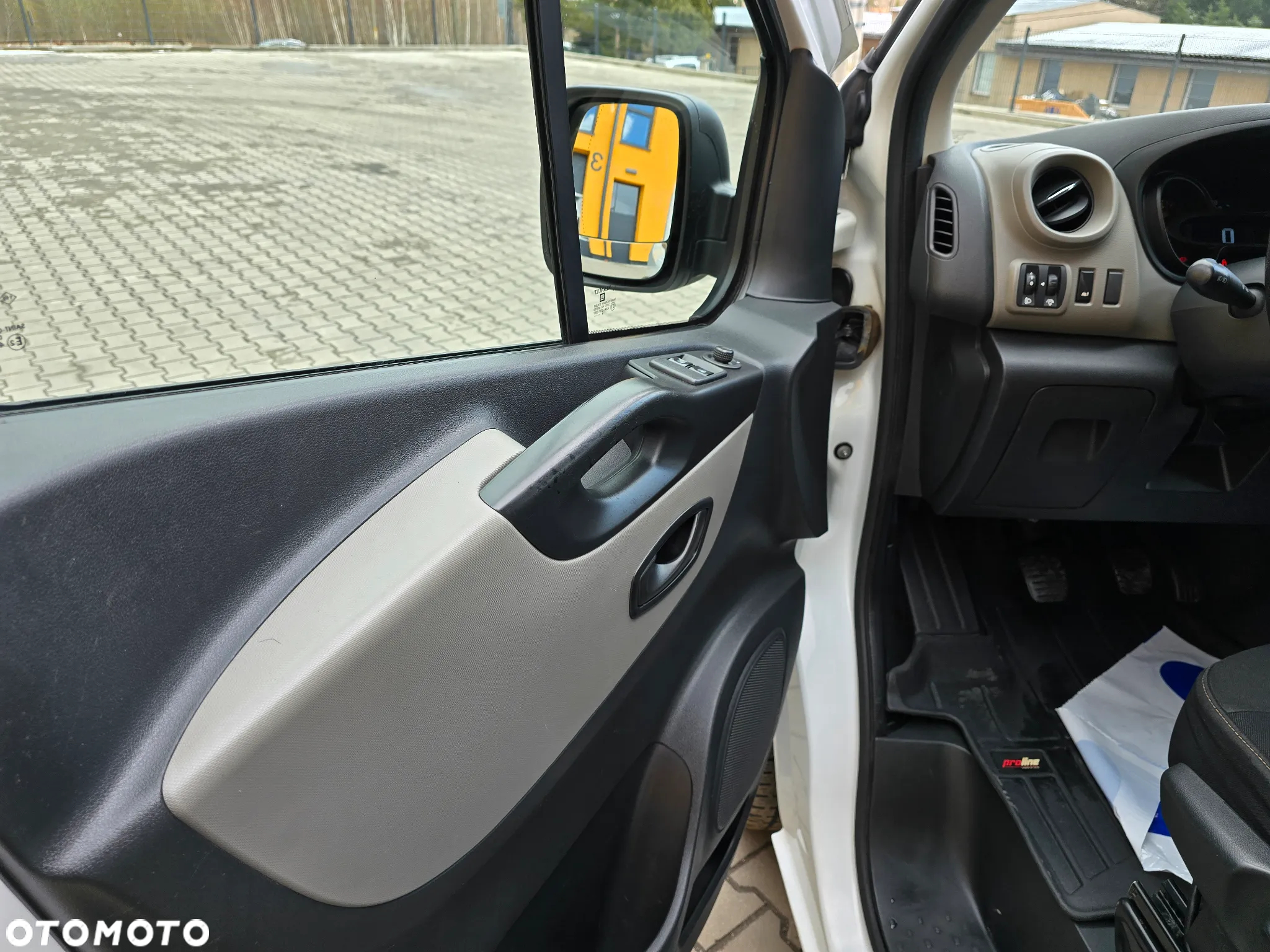 Renault Trafic - 10