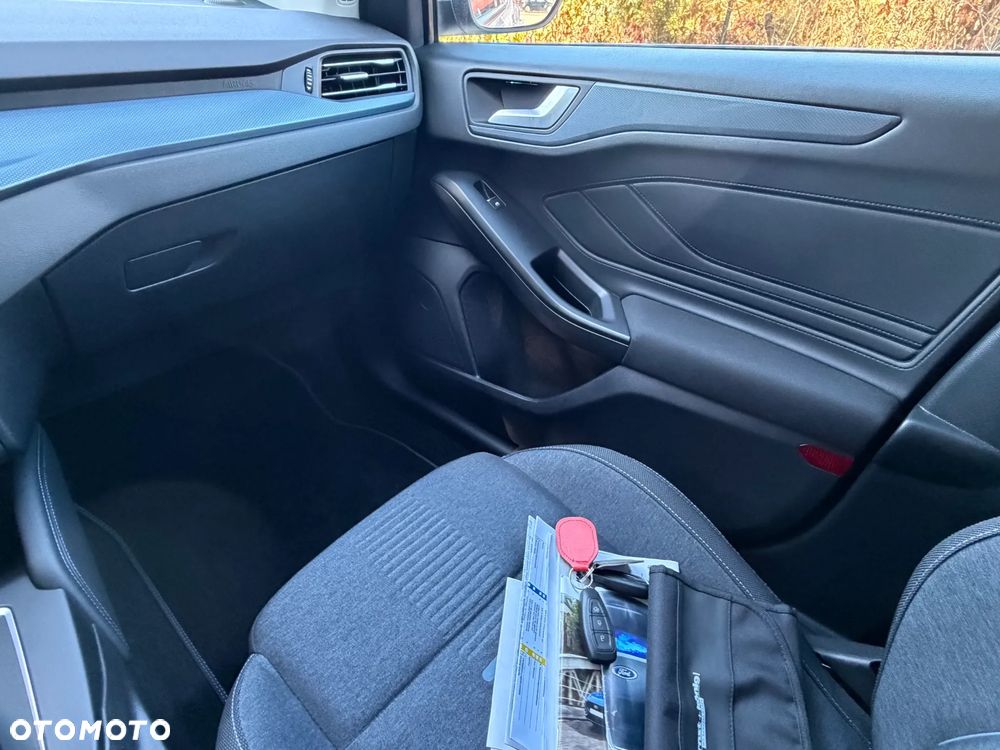 Ford Focus 1.0 EcoBoost Hybrid ACTIVE - 34