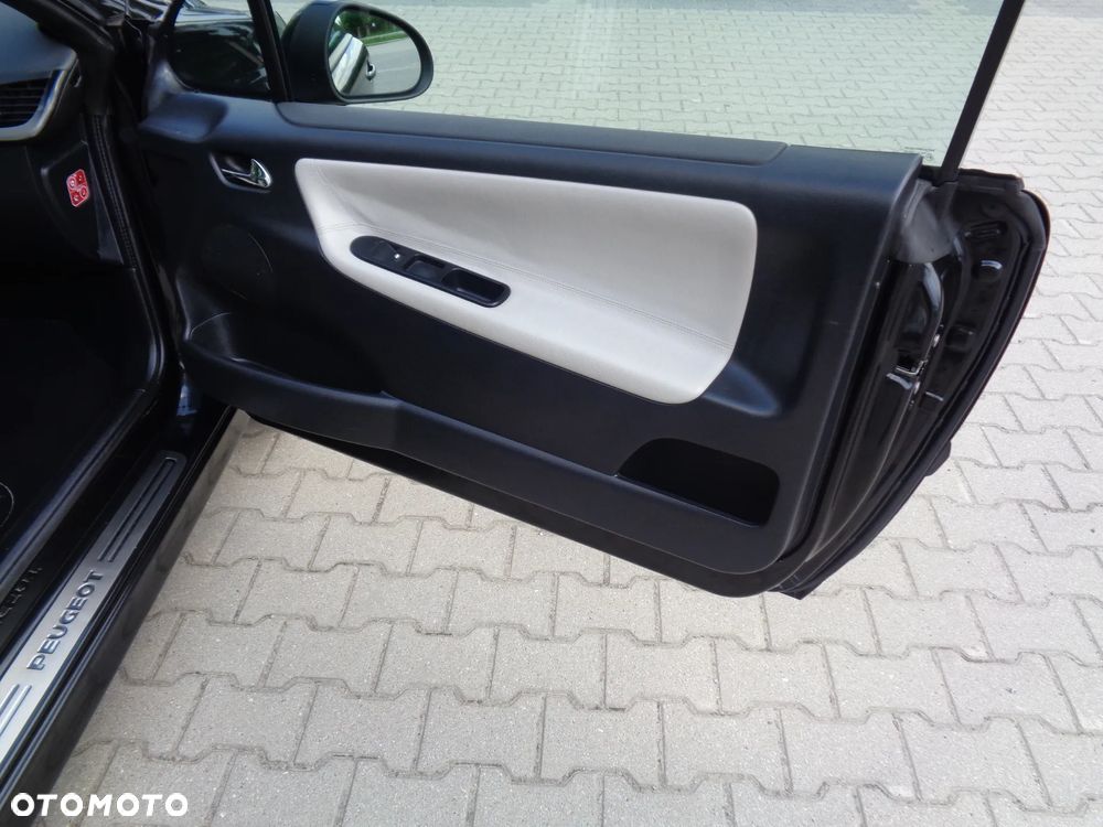Peugeot 207 CC FAP 110 (Blue Lion) Roland Garros - 32