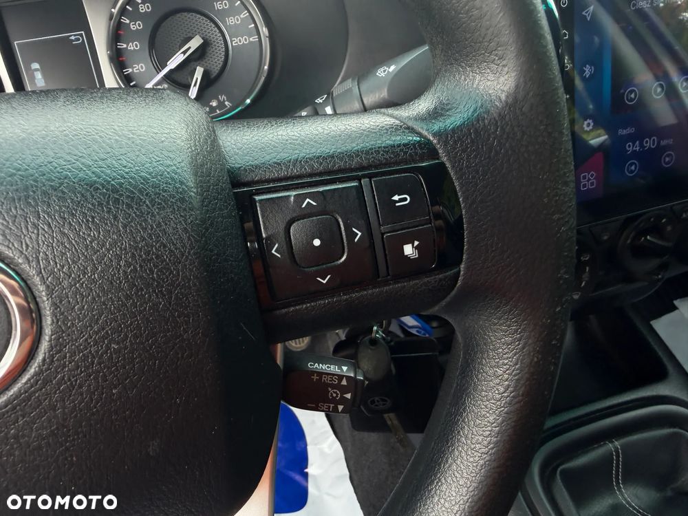 Toyota Hilux 2.4 D-4D Double Cab DLX 4x4 - 28