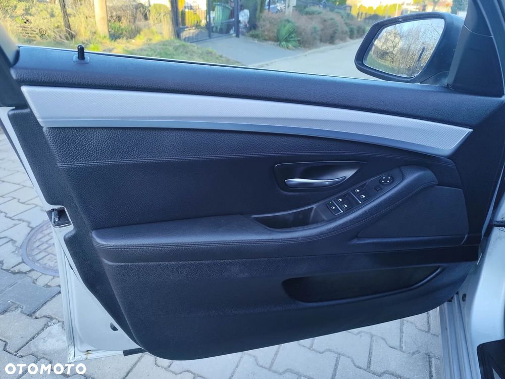 BMW Seria 5 520d - 13