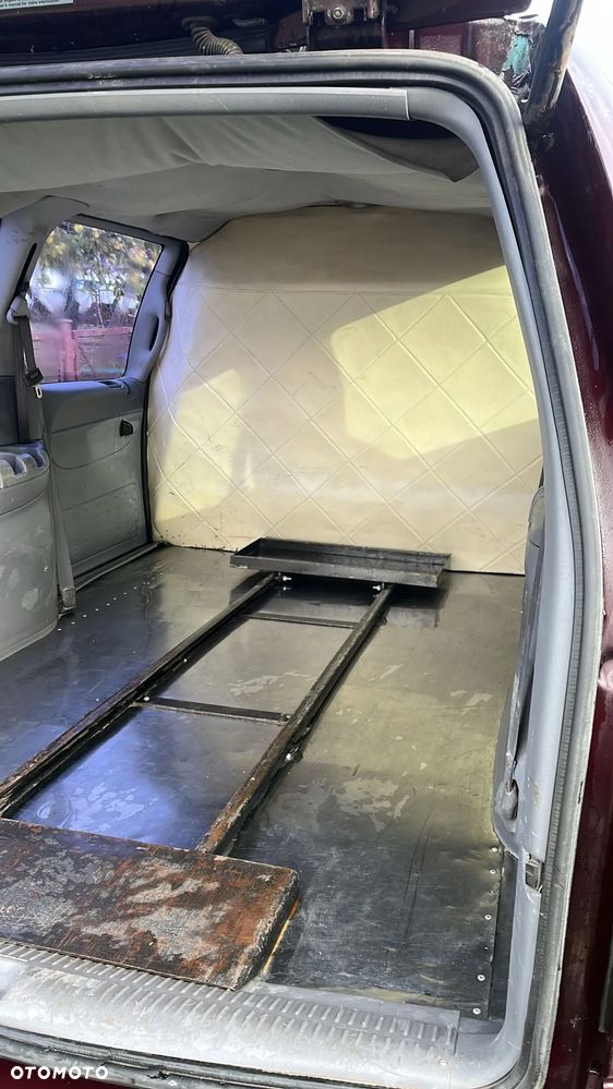 Dodge Grand Caravan Base 3.3 - 6