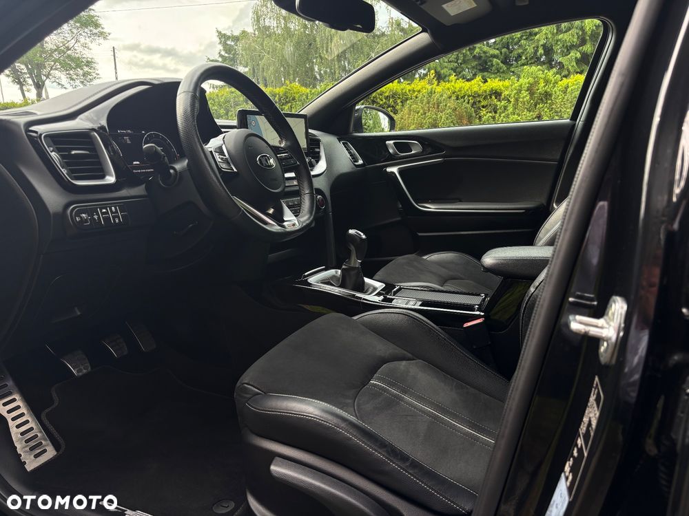 Kia ProCeed 1.4 T-GDI OPF GT LINE - 17