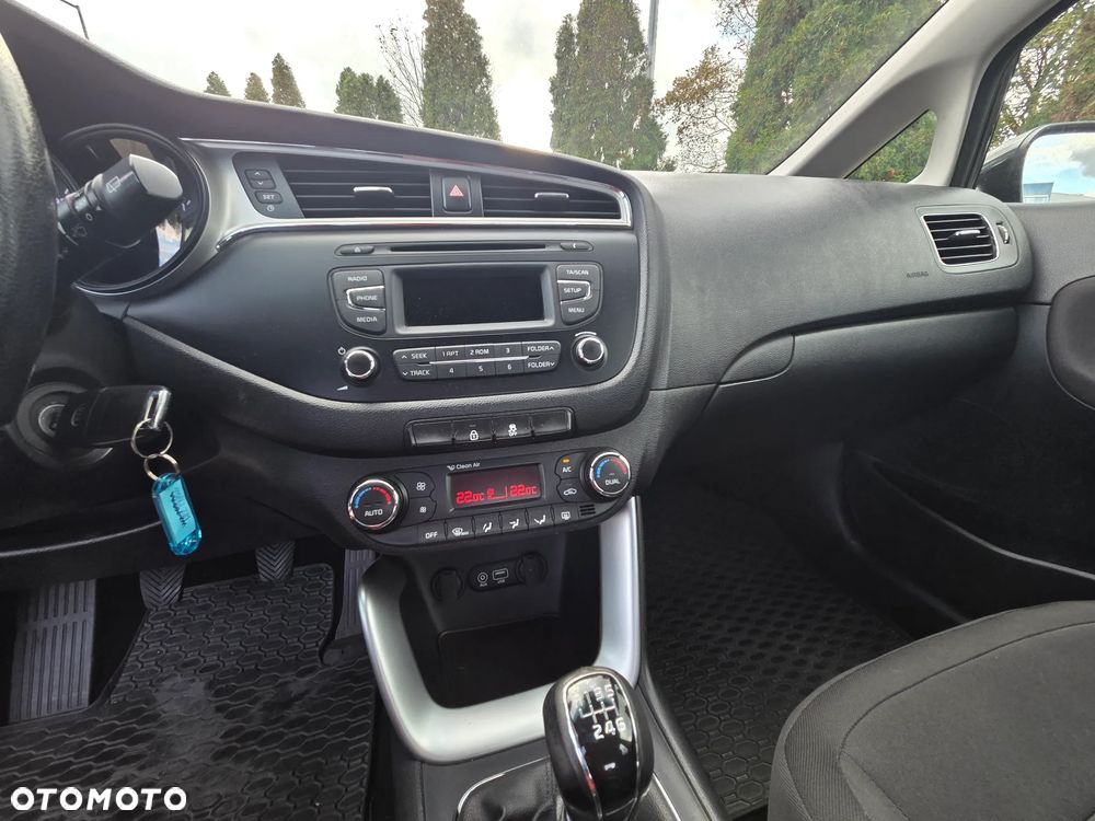 Kia Ceed - 11