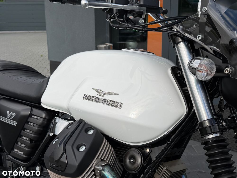 Moto Guzzi V7 - 22