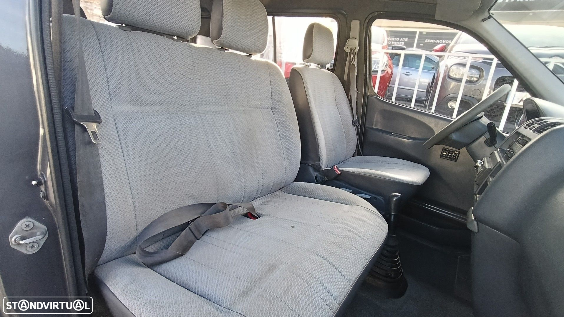Toyota HiAce - 7