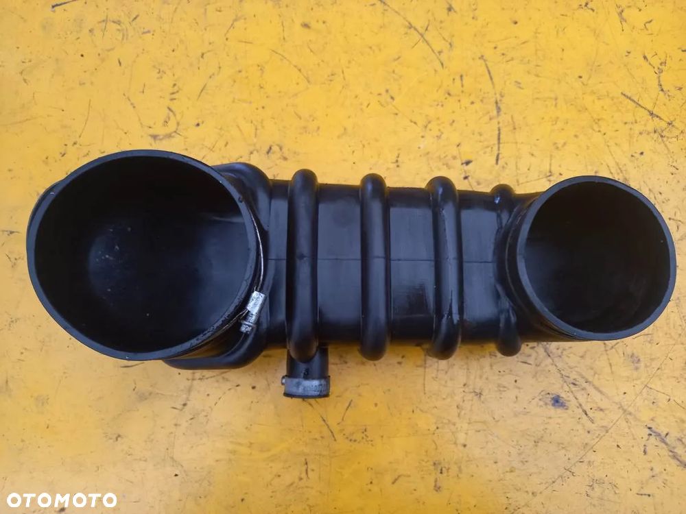 Kolanko dolotu filtra powietrza Deutz Fahr M650 - 2