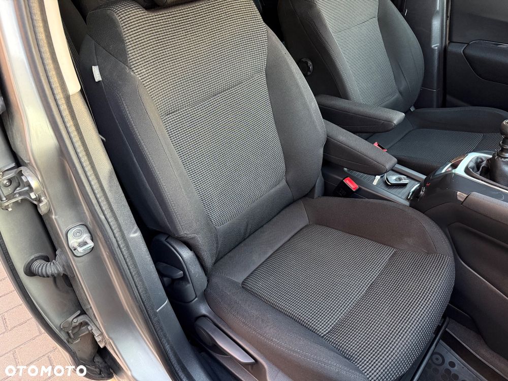 Peugeot 5008 155 THP Family - 15