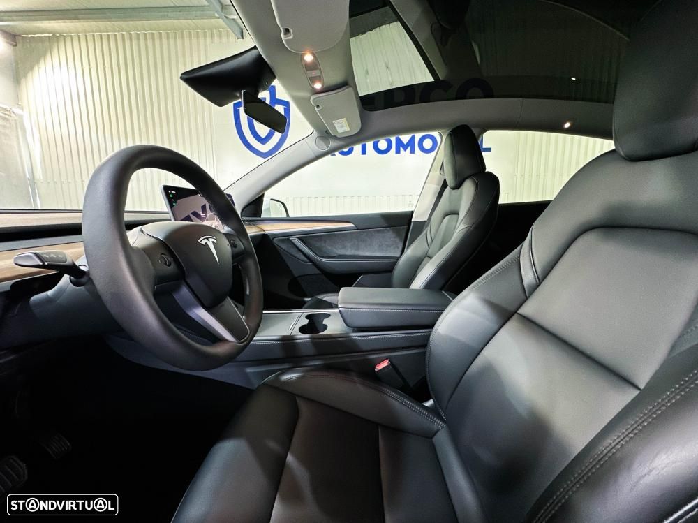 Tesla Model Y Long Range Dual Motor AWD - 9