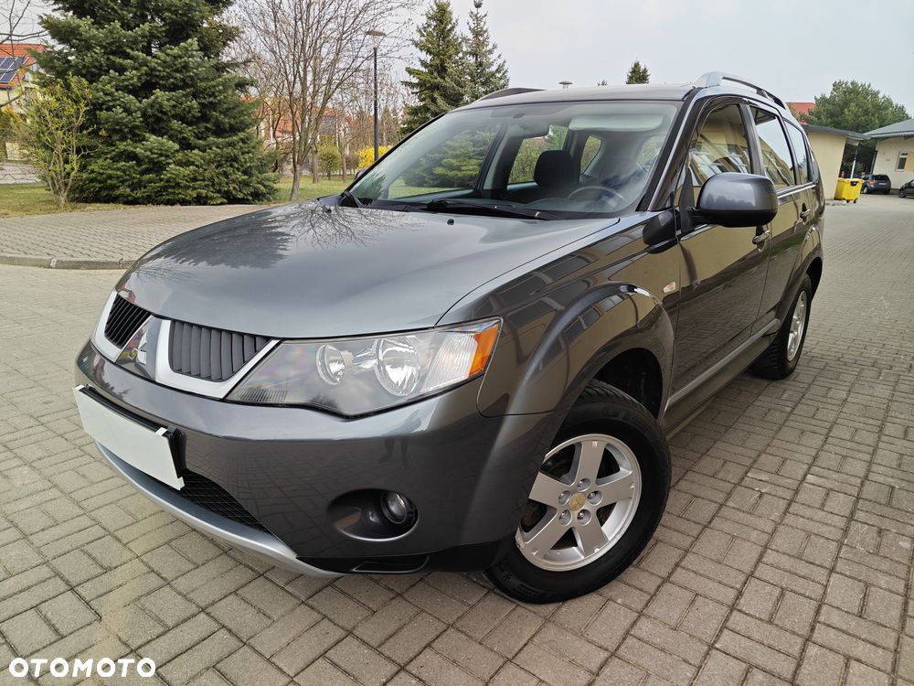 Mitsubishi Outlander - 1